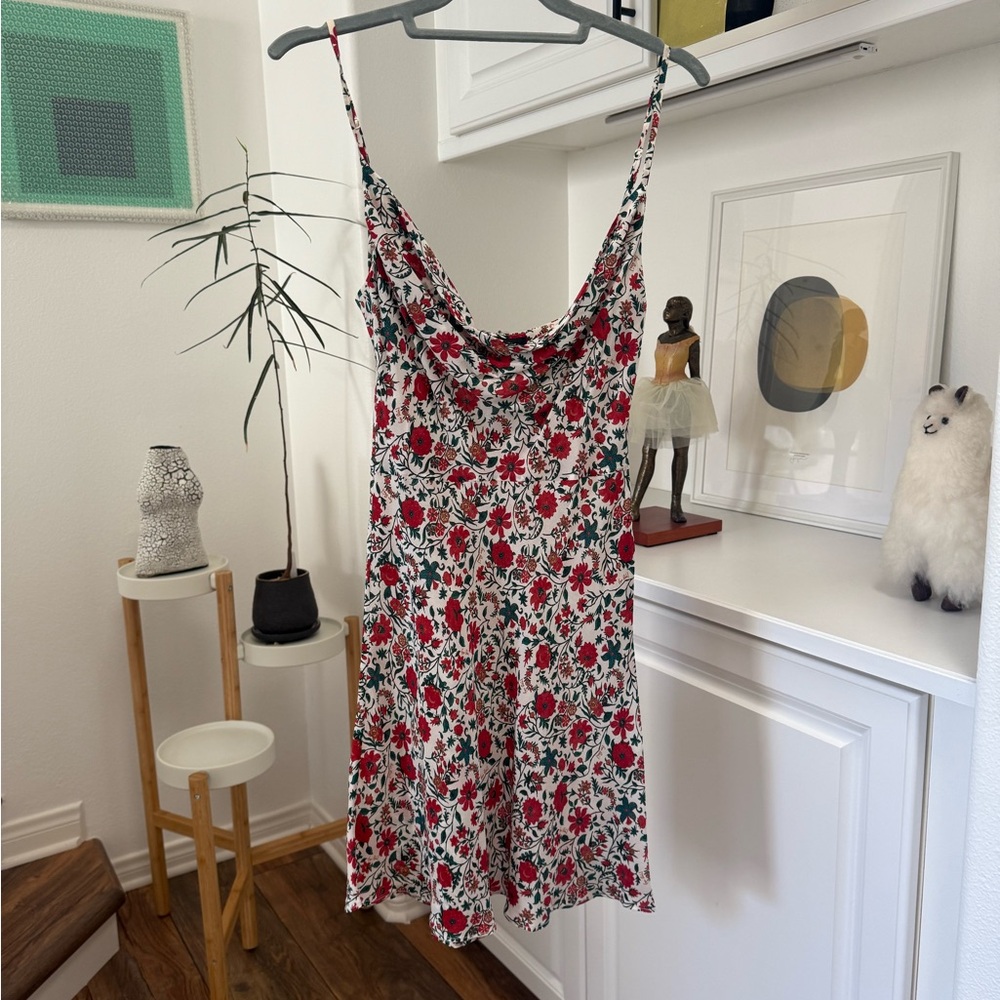 Realisation Par Floral Mini Dress in White and Red - Picture 2 of 6